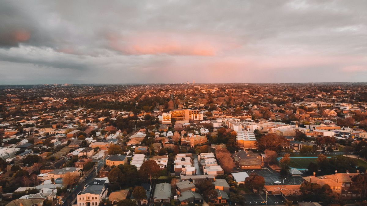 Home lenders take RBA 'on hold' literally
